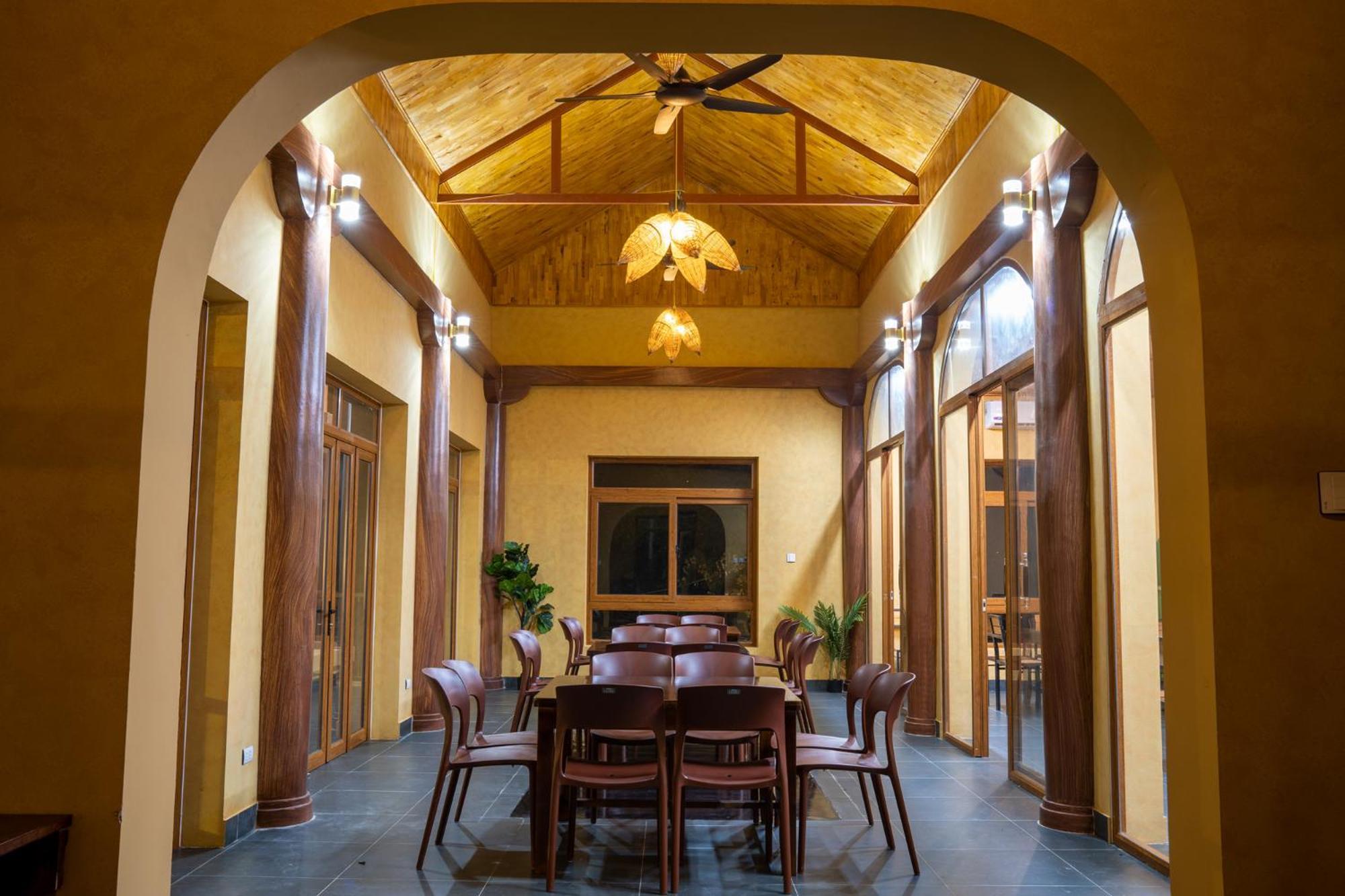 Sky Bay Lodge Ha Giang Exterior photo