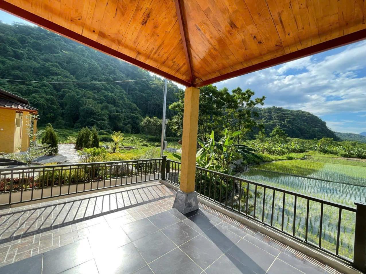 Sky Bay Lodge Ha Giang Exterior photo